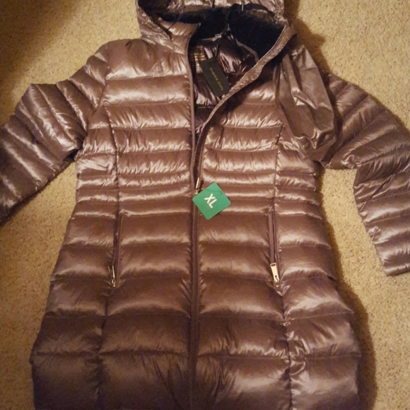 Andrew Marc Jackets & Blazers - Andrew Marc puffer coat with hood and bag NWT